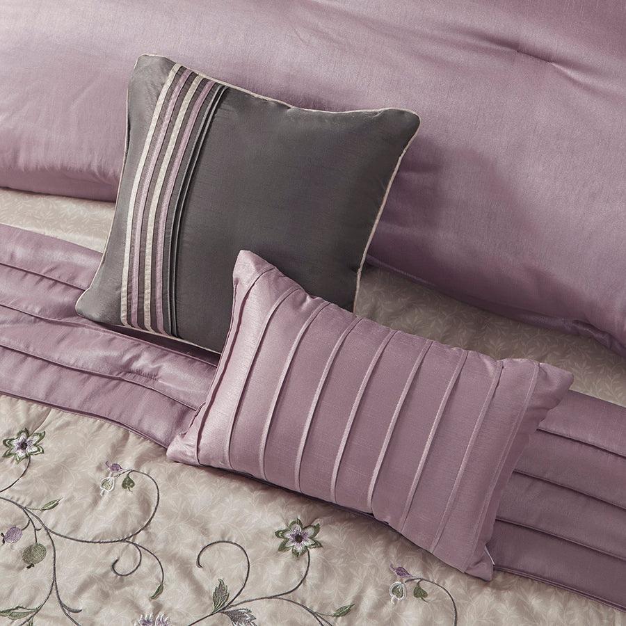 Pillowtex Dream in Color Comforter  All Season Weight with Soft Polye 