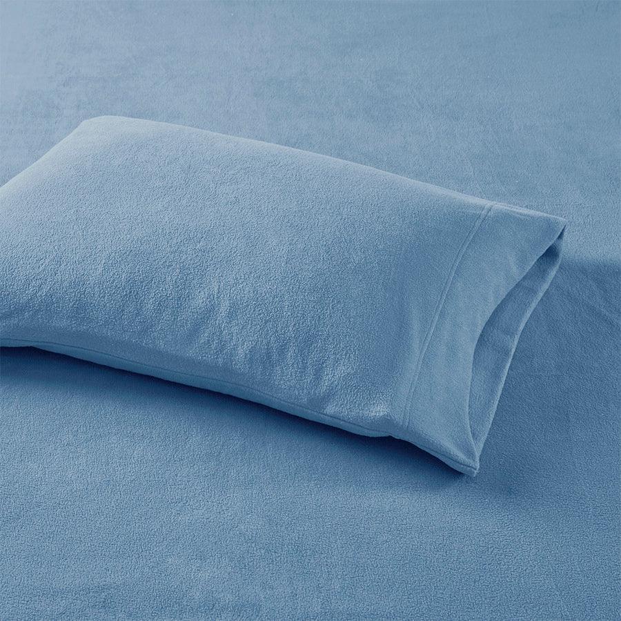 https://www.casaone.com/cdn/shop/files/micro-full-fleece-sheet-set-blue-olliix-com-casaone-2.jpg?v=1686679773