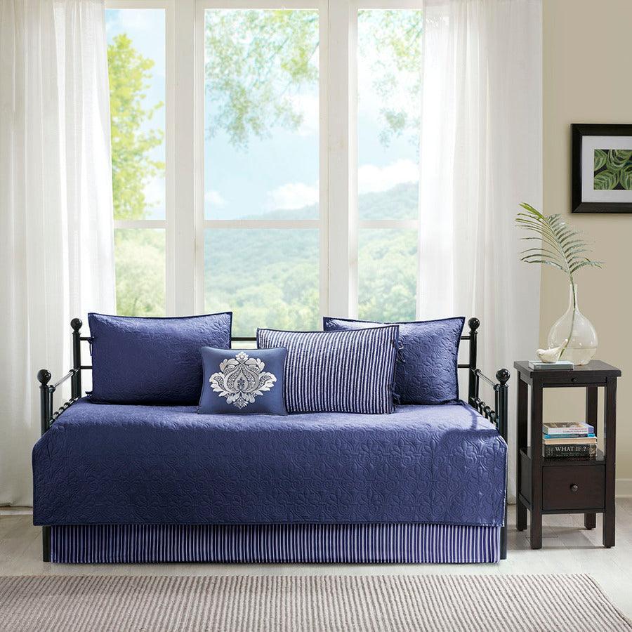 https://www.casaone.com/cdn/shop/files/quebec-daybed-6-piece-reversible-daybed-cover-set-navy-olliix-com-casaone-2.jpg?v=1686677860