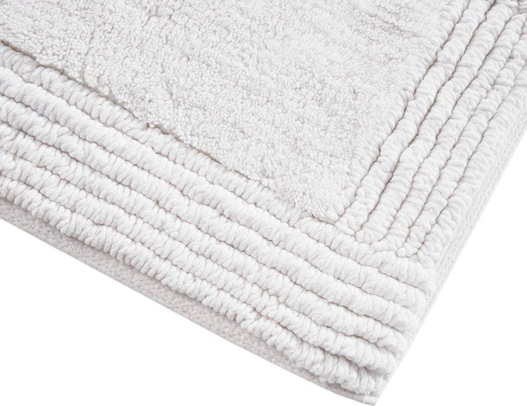 Olliix.com Bath Rugs - Splendor 21" Bath Rug White