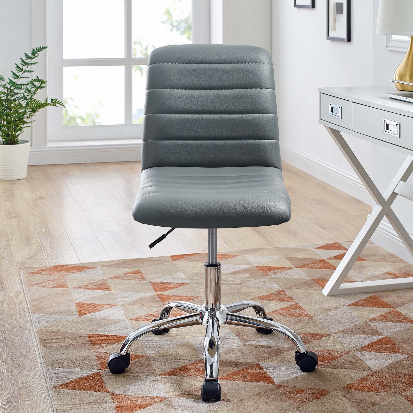 Vinyl office chairs online with arms